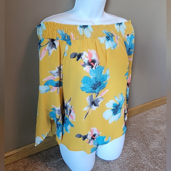 Charming Charlie Off The Shoulder Floral Blouse Size Medium - Picture 5 of 14